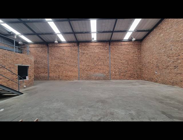 322M² WAREHOUSE TO LET IN BARTLETT